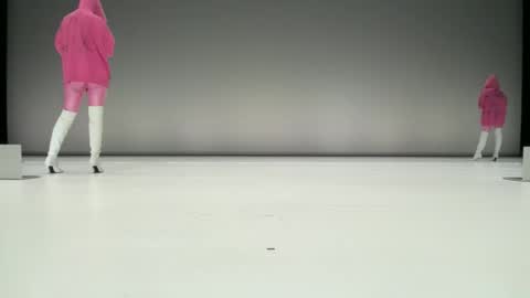 0La online show from November 11, 2025, 7:14 pm