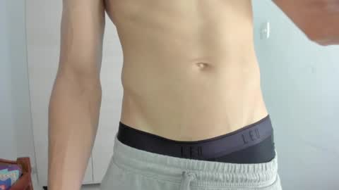 sola_enzo online show from June 2, 2026, 5:42 am