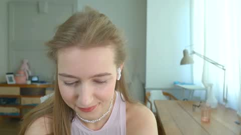 Snapshot of solar_bella chatting on January 25, 2025, 12:26 pm Bella online show from January 25, 2025, 12:26 pm