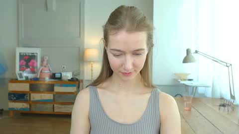 Snapshot of solar_bella chatting on January 29, 2025, 9:55 am Bella online show from January 29, 2025, 9:55 am