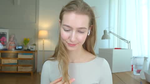 Snapshot of solar_bella chatting on February 2, 2025, 2:13 pm Bella online show from February 2, 2025, 2:13 pm