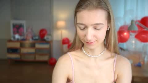 Snapshot of solar_bella chatting on February 16, 2025, 11:16 am Bella online show from February 16, 2025, 11:16 am