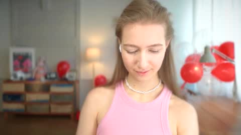 Snapshot of solar_bella chatting on February 17, 2025, 9:46 am Bella online show from February 17, 2025, 9:46 am