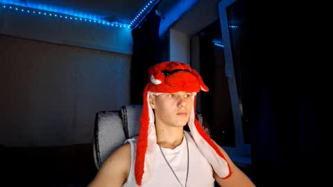 Max online show from December 2, 2025, 9:21 pm