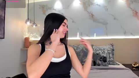 Sol Avelar online show from July 7, 2026, 12:24 am