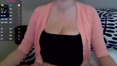 solesticia online show from October 15, 2025, 9:15 pm