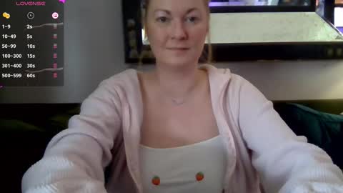 solesticia online show from April 7, 2026, 6:52 pm