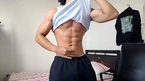 Snapshot of solorizo chatting on March 11, 2026, 9:32 pm Hi Im Weller Check my Bio online show from March 11, 2026, 9:32 pm