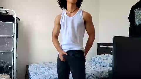 Snapshot of solorizo chatting on March 18, 2026, 8:23 pm Hi Im Weller Check my Bio online show from March 18, 2026, 8:23 pm