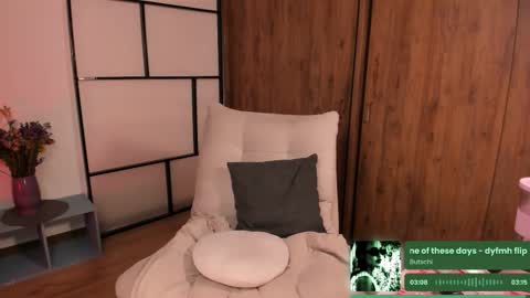 saraIG Solosara8 online show from February 3, 2026, 6:22 am