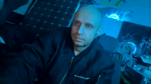 Snapshot of son_e_blacc chatting on February 5, 2025, 5:53 pm Soni online show from February 5, 2025, 5:53 pm