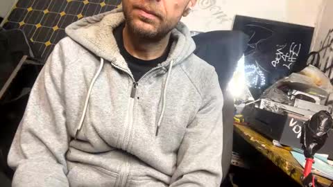 Snapshot of son_e_blacc chatting on February 21, 2025, 5:02 am Soni online show from February 21, 2025, 5:02 am