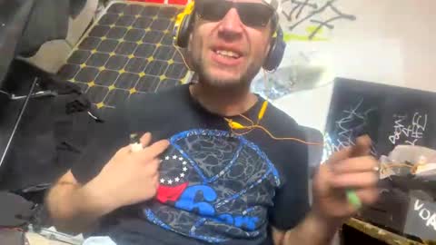 Snapshot of son_e_blacc chatting on February 23, 2025, 5:34 am Soni online show from February 23, 2025, 5:34 am