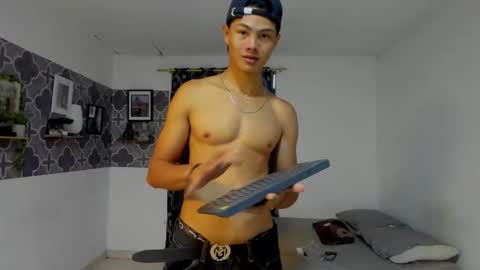 son_hades online show from January 11, 2026, 7:41 pm