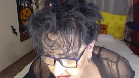 sondrariddle online show from October 11, 2025, 10:41 pm