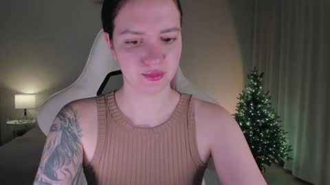 sonia_moon_ online show from December 11, 2024, 1:37 am