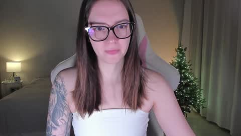 sonia_moon_ online show from December 23, 2024, 1:08 am