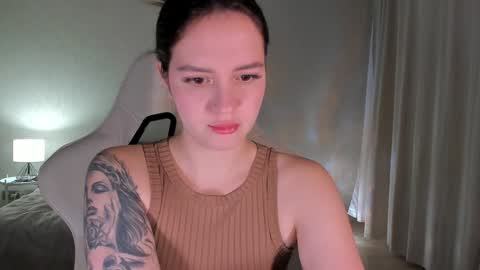sonia_moon_ online show from January 14, 2025, 1:26 am