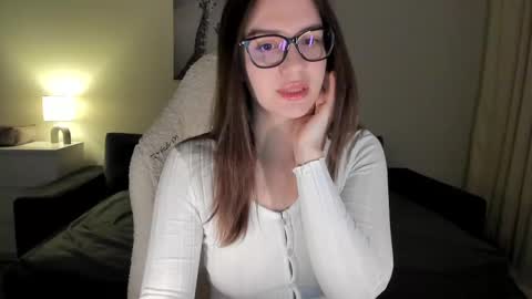 sonia_moon_ online show from March 2, 2025, 1:26 am