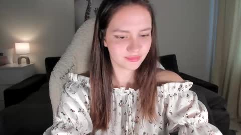 sonia_moon_ online show from March 12, 2025, 5:35 am