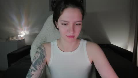 sonia_moon_ online show from September 22, 2025, 2:24 am
