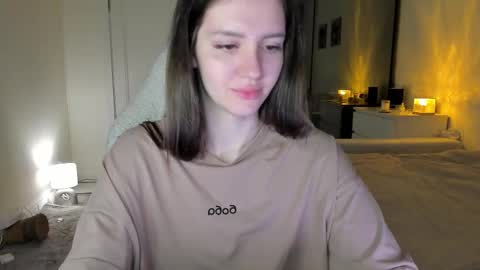 sonia_moon_ online show from October 9, 2025, 3:04 am