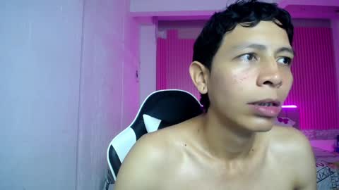 sonic_jess07 online show from May 13, 2026, 8:23 am