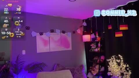 Sonnie online show from September 29, 2025, 1:27 pm