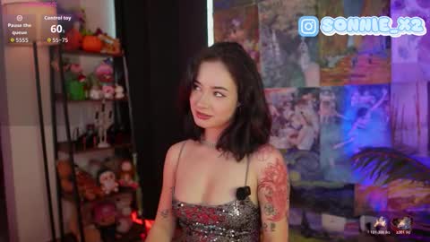 Sonnie online show from November 22, 2025, 2:49 pm