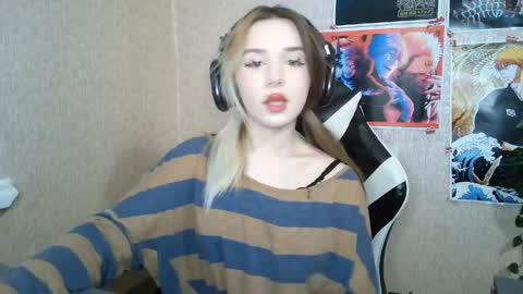 Mila online show from April 2, 2026, 3:31 pm