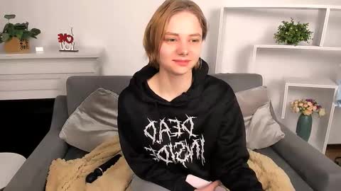 Litta online show from March 22, 2026, 1:53 am