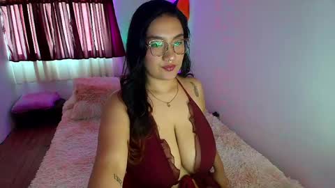 Snapshot of soph_antony chatting on April 28, 2026, 8:14 pm soph_antony online show from April 28, 2026, 8:14 pm