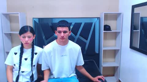 Snapshot of sophi_and_jack chatting on January 18, 2026, 2:43 pm SOPHI - JACK online show from January 18, 2026, 2:43 pm