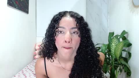Snapshot of sophi_baby chatting on December 27, 2024, 5:31 am Sophi baby online show from December 27, 2024, 5:31 am