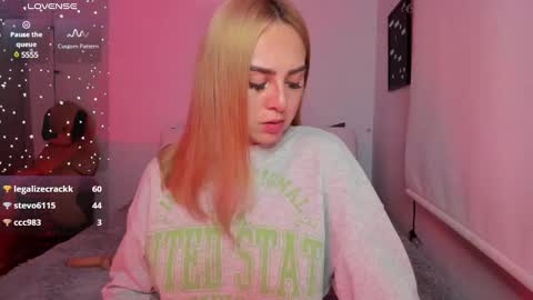 Snapshot of sophi_moreno chatting on January 11, 2025, 6:03 am Sofi online show from January 11, 2025, 6:03 am