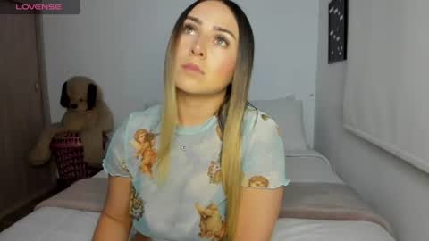 Snapshot of sophi_moreno chatting on July 15, 2026, 2:28 am Sofi online show from July 15, 2026, 2:28 am
