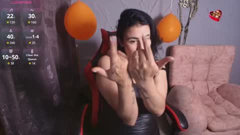 Snapshot of sophi_tay chatting on October 18, 2025, 1:19 am Sophi Tay online show from October 18, 2025, 1:19 am