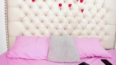 sophia__beauty online show from November 5, 2025, 2:06 pm