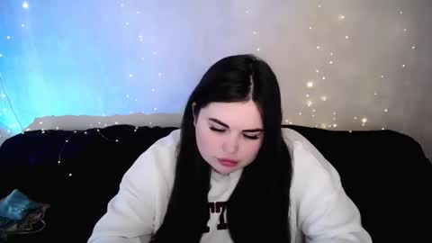 sophia__olsen online show from March 3, 2026, 7:14 am