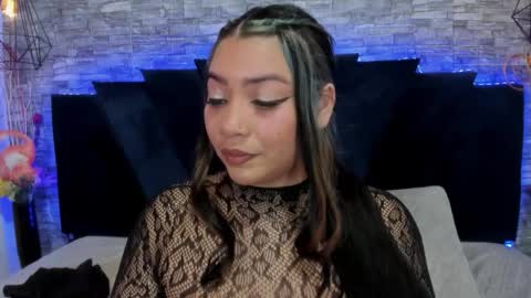 Sophia  online show from April 1, 2026, 1:41 pm