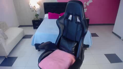 Snapshot of sophia_brunette21 chatting on September 18, 2025, 11:45 am sophia_brunette21 online show from September 18, 2025, 11:45 am