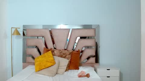 Snapshot of sophia_hadid chatting on January 7, 2025, 9:25 pm Sophia online show from January 7, 2025, 9:25 pm