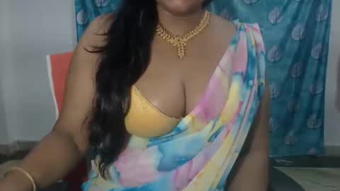 Snapshot of sophia_indian chatting on April 17, 2026, 5:49 pm Sophia Tamil online show from April 17, 2026, 5:49 pm