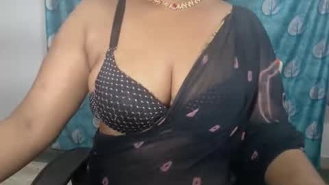Snapshot of sophia_indian chatting on May 5, 2026, 6:43 am Sophia Tamil online show from May 5, 2026, 6:43 am