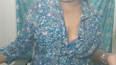 Snapshot of sophia_indian chatting on May 17, 2026, 5:16 am Sophia Tamil online show from May 17, 2026, 5:16 am
