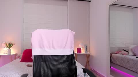  S O P H I A  online show from March 28, 2026, 12:05 pm