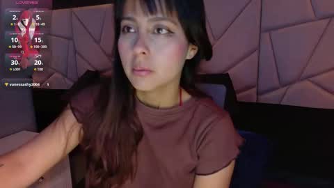 Sophi  online show from November 3, 2025, 11:44 am