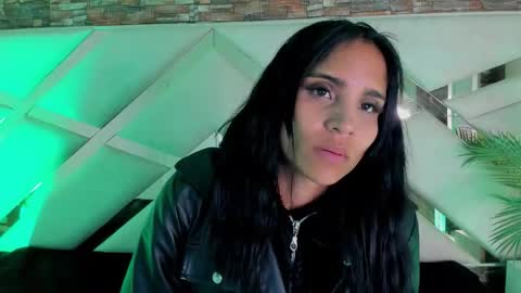 Sophia Paris online show from December 20, 2025, 3:02 am