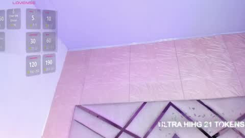 Sophia Paris online show from April 19, 2026, 3:50 am