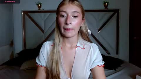 Snapshot of sophiaalee chatting on September 10, 2025, 12:32 am SophiaLee online show from September 10, 2025, 12:32 am